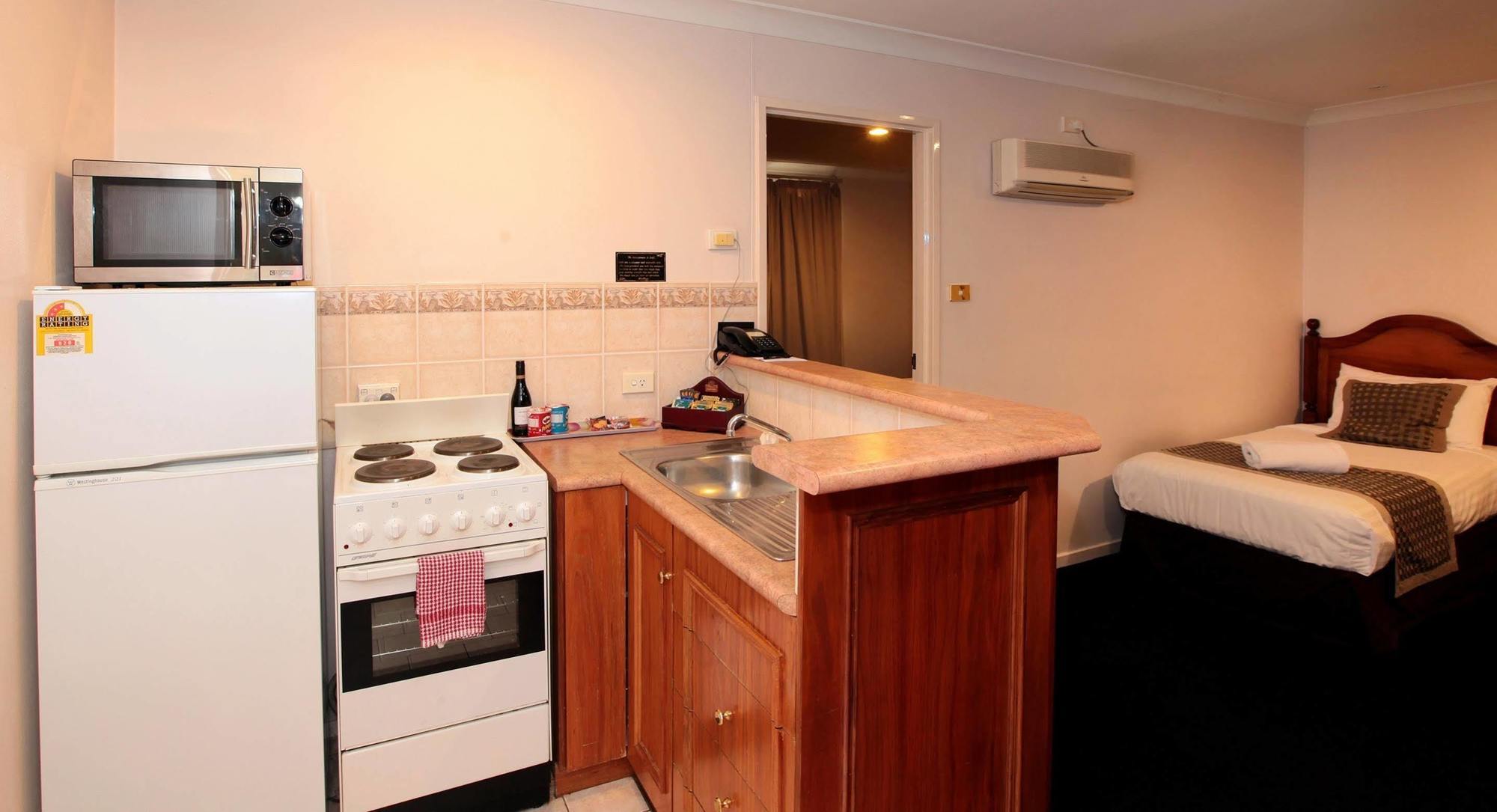 Best Western Ambassador Motor Inn & Apartments Wagga Wagga Buitenkant foto