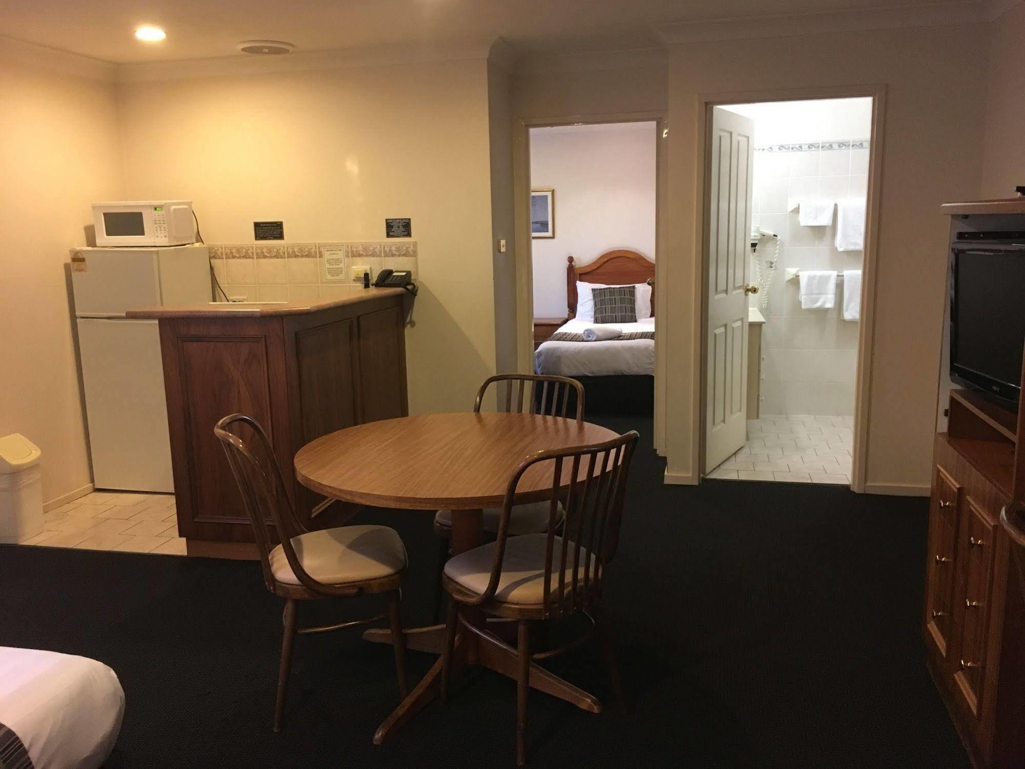 Best Western Ambassador Motor Inn & Apartments Wagga Wagga Buitenkant foto