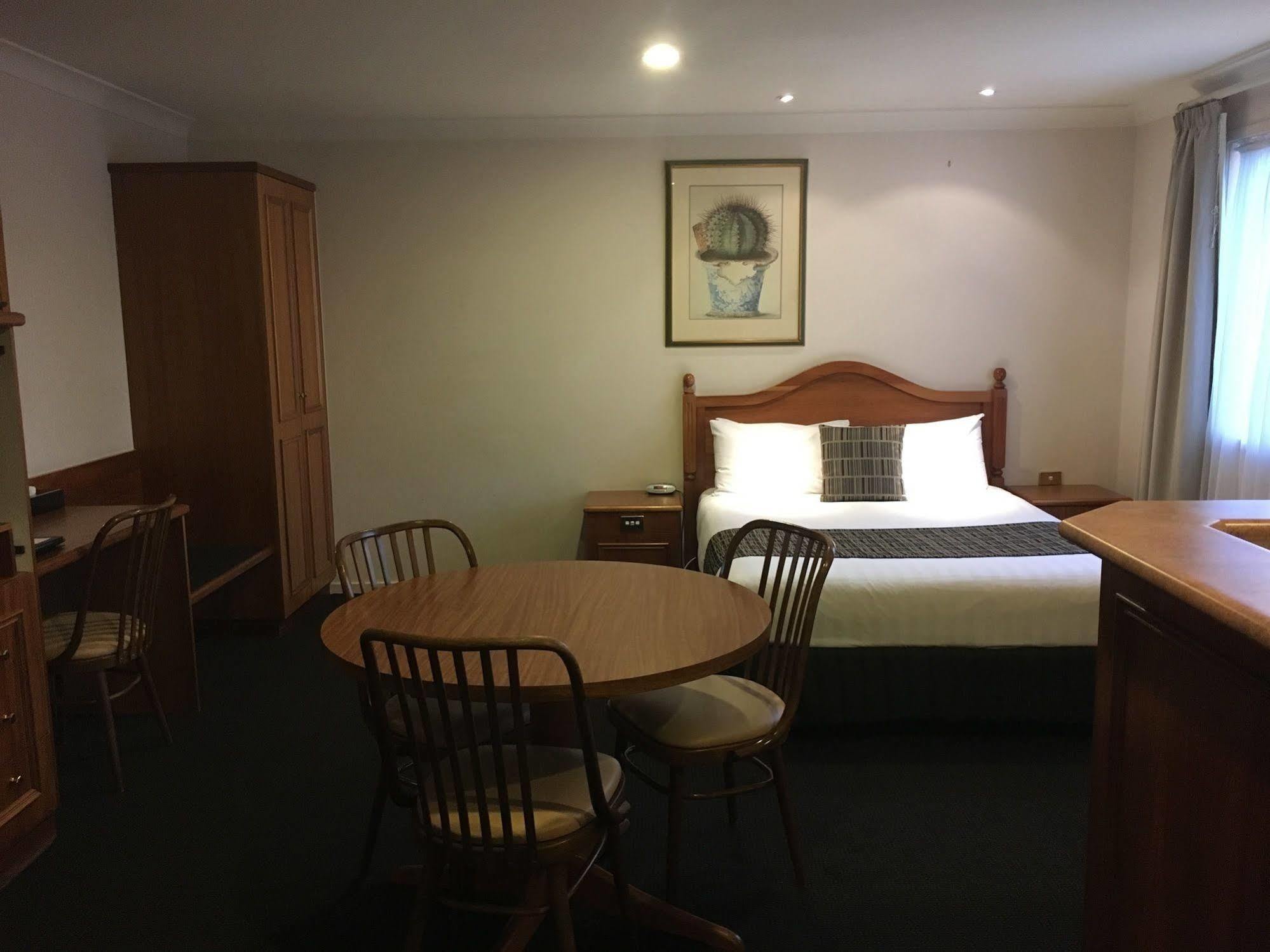 Best Western Ambassador Motor Inn & Apartments Wagga Wagga Buitenkant foto
